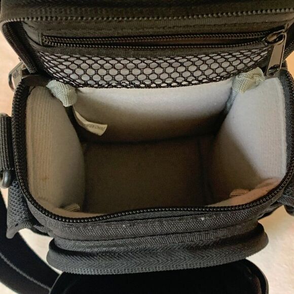 Lowepro Case Edit 100 Black Shoulder StrapsCarrying Camera Camcorder E20 - Picture 3 of 8